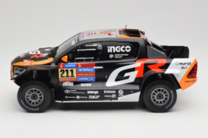 Toyota GR DKR Hilux Evo #211 H. Lategan / B. Cummings Rally Dakar 2025 IXO 1:18 18RMC237 Metalli — kuva 3 / 6