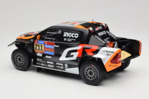 Toyota GR DKR Hilux Evo #211 H. Lategan / B. Cummings Rally Dakar 2025 IXO 1:18 18RMC237 Metalli — kuva 5 / 6