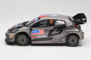Toyota GR Yaris Rally1 #17 Toyota Gazoo Racing WRT S. Ogier / V. Landais Rally Finland 2024 IXO 1:18 18RMC216 Metalli — kuva 3 / 6