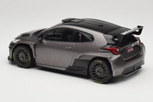 Toyota GR Yaris Rally2 Harmaa IXO 1:18 18CMC210 Metalli — kuva 5 / 6