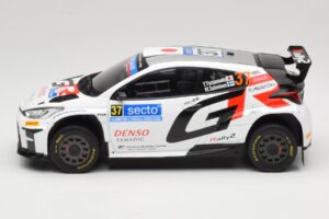 Toyota GR Yaris Rally2 #37 Y. Yamamoto Rally Finland 2024 IXO 1:18 18RMC212A Metalli — kuva 3 / 6