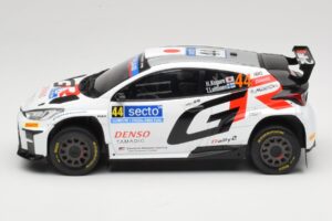 Toyota GR Yaris Rally2 #44 H. Kogure Rally Finland 2024 IXO 1:18 18RMC212B Metalli — kuva 3 / 6