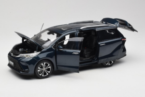 Toyota Granvia Tummansininen OEM 1:18 FCL22GR803 Metalli — kuva 2 / 8