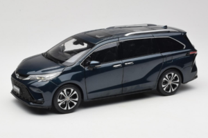 Toyota Granvia Tummansininen OEM 1:18 FCL22GR803 Metalli