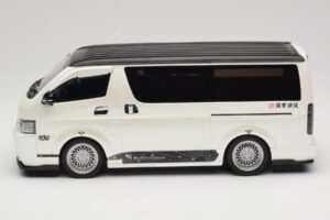 Toyota Hiace Super GL Pearl White Otto 1:18 OT1136 Hartsi — kuva 3 / 6