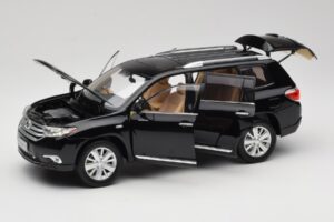 Toyota Highlander XU40 Musta Paudi Model 1:18 2043612-B1 Metalli — kuva 2 / 8