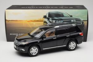 Toyota Highlander XU40 Musta Paudi Model 1:18 2043612-B1 Metalli — kuva 8 / 8