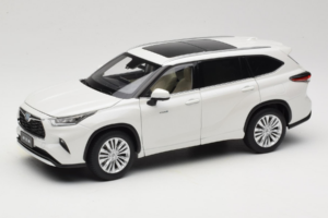 Toyota Highlander XU70 Valkoinen OEM 1:18 26071-2011 Metalli