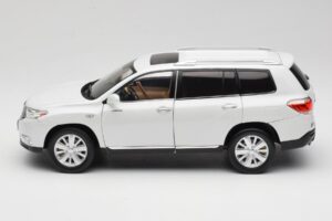 Toyota Highlander XU40 Valkoinen Paudi Model 1:18 2043612-W1 Metalli — kuva 4 / 8