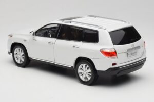 Toyota Highlander XU40 Valkoinen Paudi Model 1:18 2043612-W1 Metalli — kuva 7 / 8
