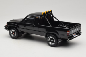 Toyota Hilux N60 SR5 Pickup Musta Otto 1:18 OT481B Hartsi — kuva 5 / 6