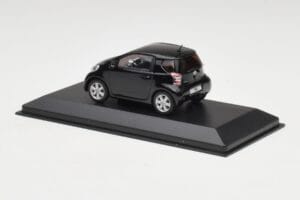 Toyota iQ Musta Mica Minichamps 1:43 403166803 Metalli — kuva 3 / 4