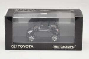 Toyota iQ Musta Mica Minichamps 1:43 403166803 Metalli — kuva 4 / 4