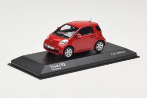 Toyota iQ Punainen Minichamps 1:43 400166800 Metalli — kuva 2 / 4
