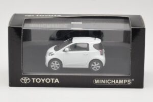Toyota iQ Valkoinen Minichamps 1:43 TOYOTA009 Metalli — kuva 4 / 4
