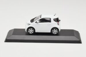 Toyota iQ Valkoinen Minichamps 1:43 TOYOTA009 Metalli