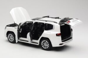 Toyota Land Cruiser J300 ZX Valkoinen LCD 1:18 LCD18013-ZX-WH Metalli — kuva 5 / 8
