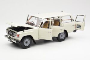 Toyota Land Cruiser J60 Valkoinen Kyosho 1:18 08956W Metalli — kuva 2 / 8
