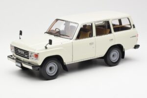 Toyota Land Cruiser J60 Valkoinen Kyosho 1:18 08956W Metalli