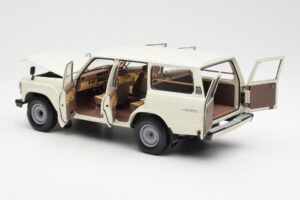Toyota Land Cruiser J60 Valkoinen Kyosho 1:18 08956W Metalli — kuva 5 / 8