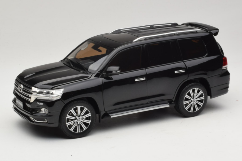 Toyota Land Cruiser LC200 Musta Kengfai 1:18 KF024-13 Metalli