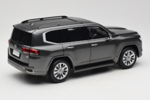Toyota Land Cruiser LC300 ZX Harmaa LCD 1:18 LCD18013-ZX-GR Metalli — kuva 3 / 8