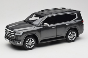Toyota Land Cruiser LC300 ZX Harmaa LCD 1:18 LCD18013-ZX-GR Metalli
