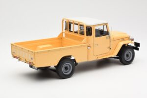 Toyota Land Cruiser Pickup Beige Kyosho 1:18 08958BE Metalli — kuva 3 / 8
