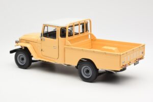 Toyota Land Cruiser Pickup Beige Kyosho 1:18 08958BE Metalli — kuva 7 / 8