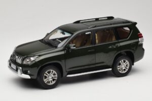 Toyota Land Cruiser Prado J150 Vihreä Paudi Model 1:18 623132-GR Metalli
