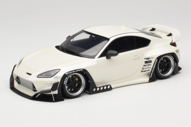 Toyota Pandem GR86 ZN8 Crystal White GT Spirit 1:18 GT498 Hartsi