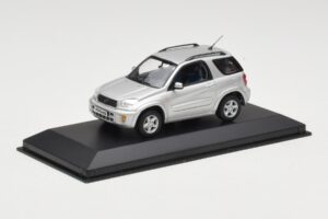 Toyota RAV4 XA20 Hopea Vaalea Sisusta Minichamps 1:43 31434205 Metalli — kuva 2 / 4