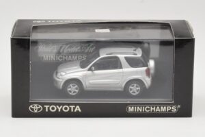 Toyota RAV4 XA20 Hopea Vaalea Sisusta Minichamps 1:43 31434205 Metalli — kuva 4 / 4