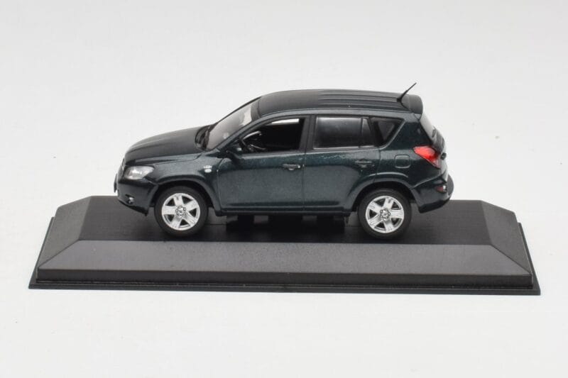 Toyota RAV4 XA20 Vihreä Minichamps 1:43 TOYOTA008 Metalli