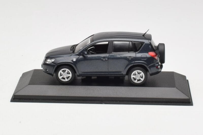 Toyota RAV4 XA30 Harmaa Minichamps 1:43 TOYOTA002 Metalli