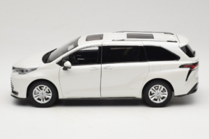Toyota Sienna XL30 Valkoinen OEM 1:18 TOYOTA013 Metalli — kuva 4 / 8