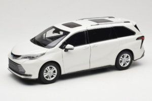 Toyota Sienna XL30 Valkoinen OEM 1:18 TOYOTA013 Metalli