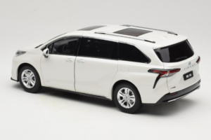 Toyota Sienna XL30 Valkoinen OEM 1:18 TOYOTA013 Metalli — kuva 7 / 8