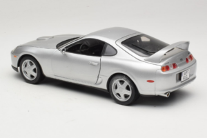 Toyota Supra A80 Hopea Kyosho 1:18 8847 Metalli — kuva 7 / 8