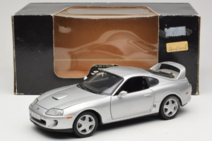 Toyota Supra A80 Hopea Kyosho 1:18 8847 Metalli — kuva 8 / 8