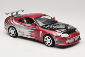 Toyota Supra A80 Fast & Furious Violetti Hopea ERTL 1:18 33708 Metalli — kuva 4 / 6