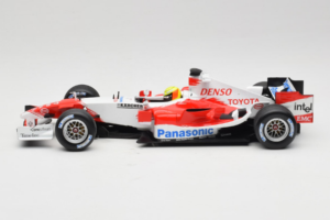 Toyota TF105 #17 R. Schumacher Panasonic Toyota Racing 2005 Minichamps 1:18 100050017 Metalli — kuva 3 / 7