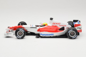 Toyota TF105 #17 R. Schumacher Panasonic Toyota Racing Showcar 2005 Minichamps 1:18 100050087 Metalli — kuva 3 / 7