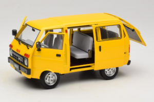 Toyota TJ110 Tianjin Huali Keltainen OEM 1:18 TOYOTA014 Metalli — kuva 2 / 8