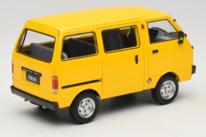 Toyota TJ110 Tianjin Huali Keltainen OEM 1:18 TOYOTA014 Metalli — kuva 3 / 8