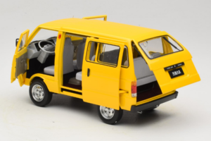 Toyota TJ110 Tianjin Huali Keltainen OEM 1:18 TOYOTA014 Metalli — kuva 5 / 8