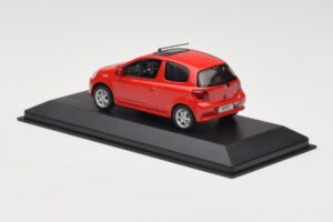 Toyota Yaris TS Punainen Minichamps 1:43 430166062 Metalli — kuva 3 / 4