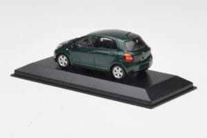 Toyota Yaris XP10 Oxford Green Minichamps 1:43 400166501 Metalli — kuva 3 / 4