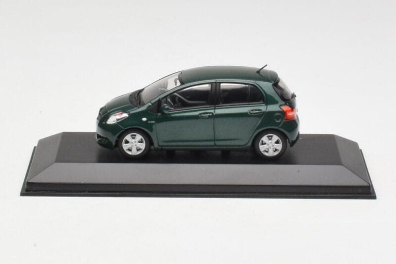 Toyota Yaris XP10 Oxford Green Minichamps 1:43 400166501 Metalli