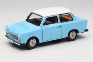 Trabant 601 Deluxe Sininen Valkoinen Sun Star 1:18 4286 Metalli